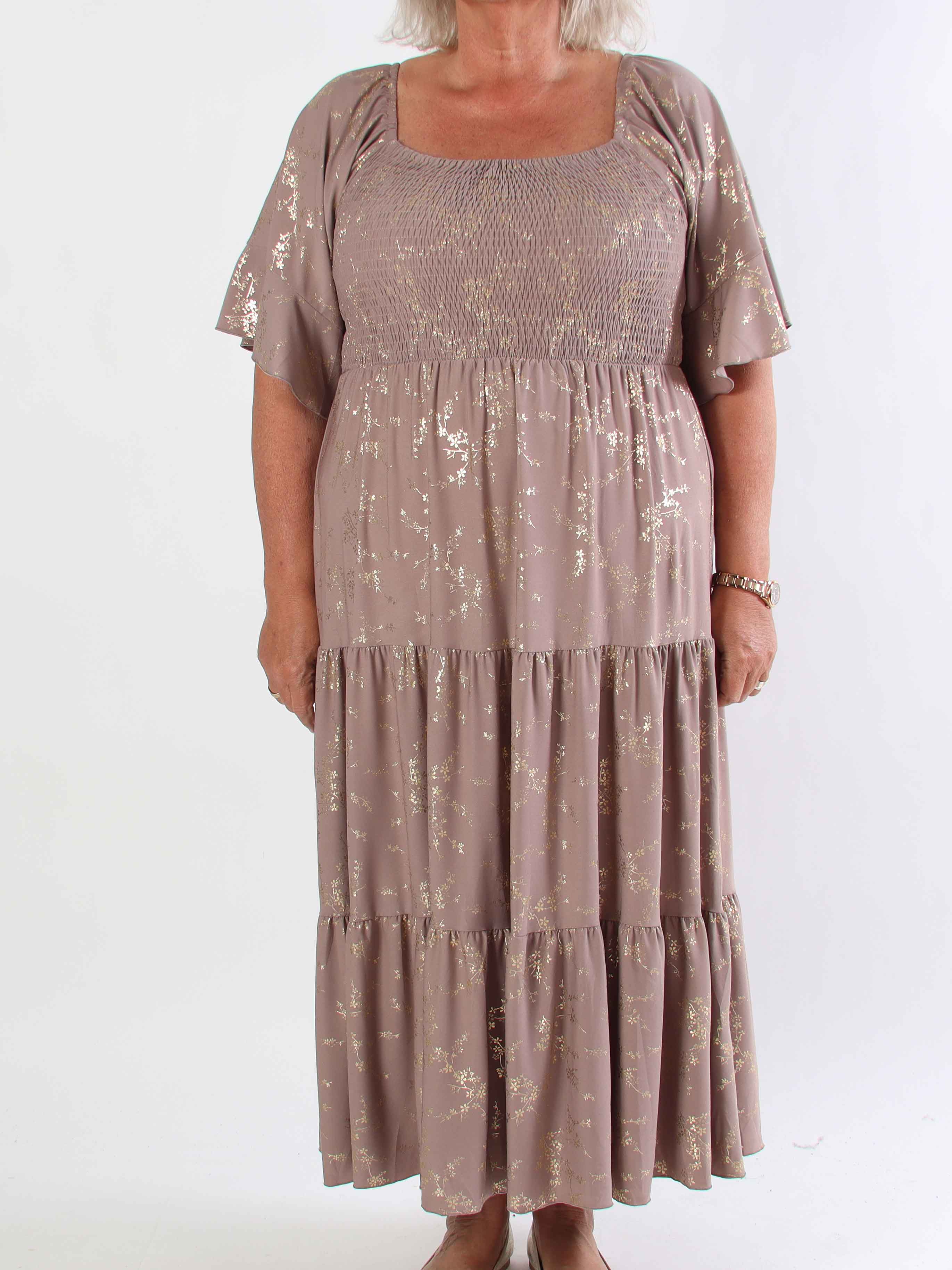 Elna Gold - Ensfarvet plus size kjole med smock og guld print
